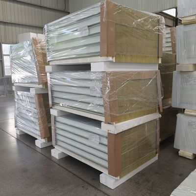qualité  A-Class PU Foam Sandwich Panels 50mm Thermal Insulation usine