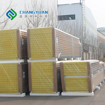 Panneaux de mur isolés par polyuréthane ignifuge du panneau de mur de sandwich à unité centrale 50mm