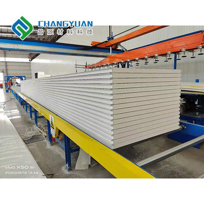 Panneau sandwich PU avec étanchéité à l'air/à l'eau, isolation thermique et haute résistance pour une construction durable