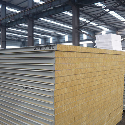 Panneaux composites utilisés dans la construction d'ateliers propres