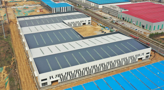 Panneau sandwich en PU à haute résistance avec étanchéité/étanchéité et isolation thermique pour les toits et la construction