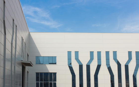 Panneau sandwich en PU à haute résistance avec étanchéité/étanchéité et isolation thermique pour les toits et la construction