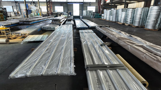 Panneaux muraux en métal pressé résistant au feu à haute résistance pour applications polyvalentes