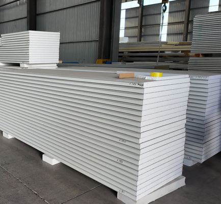 Panneaux sandwich isolants pour murs extérieurs avec surface PVDF d'épaisseur de 50 mm