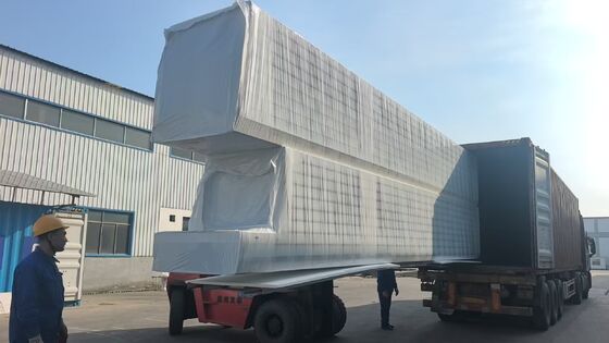 Panneaux de toiture PIR avec un noyau en mousse de polyisocyanure de classe B, résistance au feu et propriétés résistantes à la corrosion
