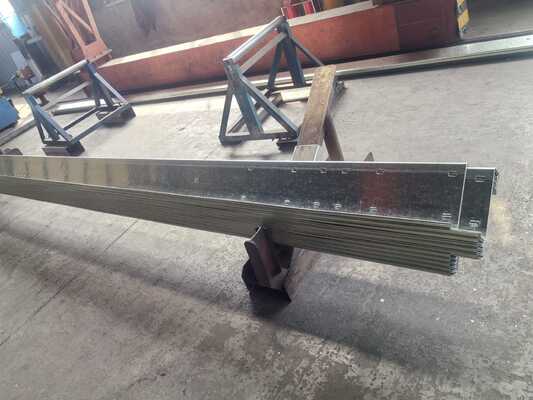 L'acier galvanisé à chaud avec forme C/Z pour un support structurel durable en acier de type 195/235/355