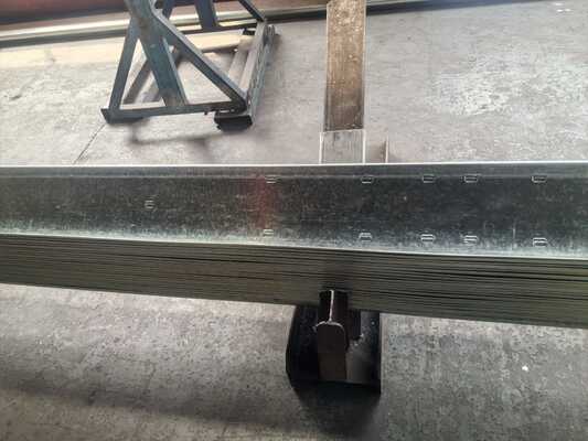 L'acier galvanisé à chaud avec forme C/Z pour un support structurel durable en acier de type 195/235/355