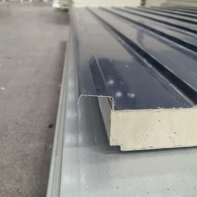 Panneaux de toiture PIR résistants à la corrosion avec une longue durée de vie et une conductivité thermique ≤ 0,02 W/m*K